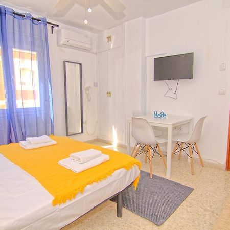Low Cost Rooms Malaga River 외부 사진