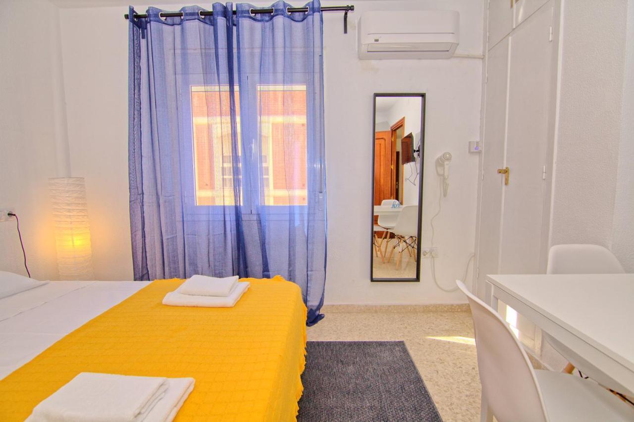 Low Cost Rooms Malaga River 외부 사진