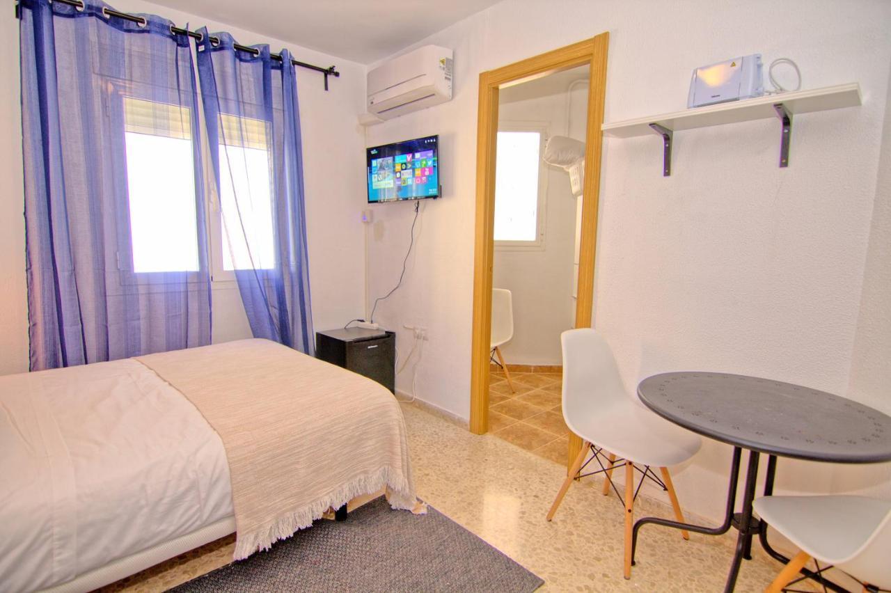 Low Cost Rooms Malaga River 외부 사진